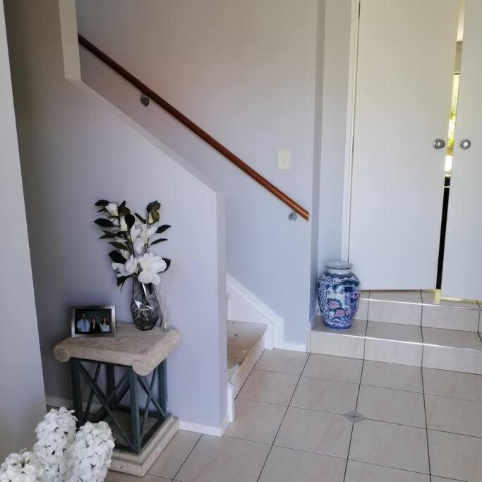 Double Room With Shared Bathroom Auckland Exterior photo